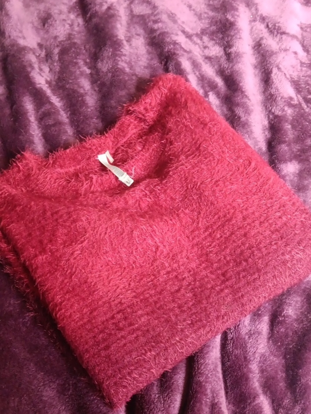 Monoreno Fuzzy Crewneck Sweater in Berry Pink Medium